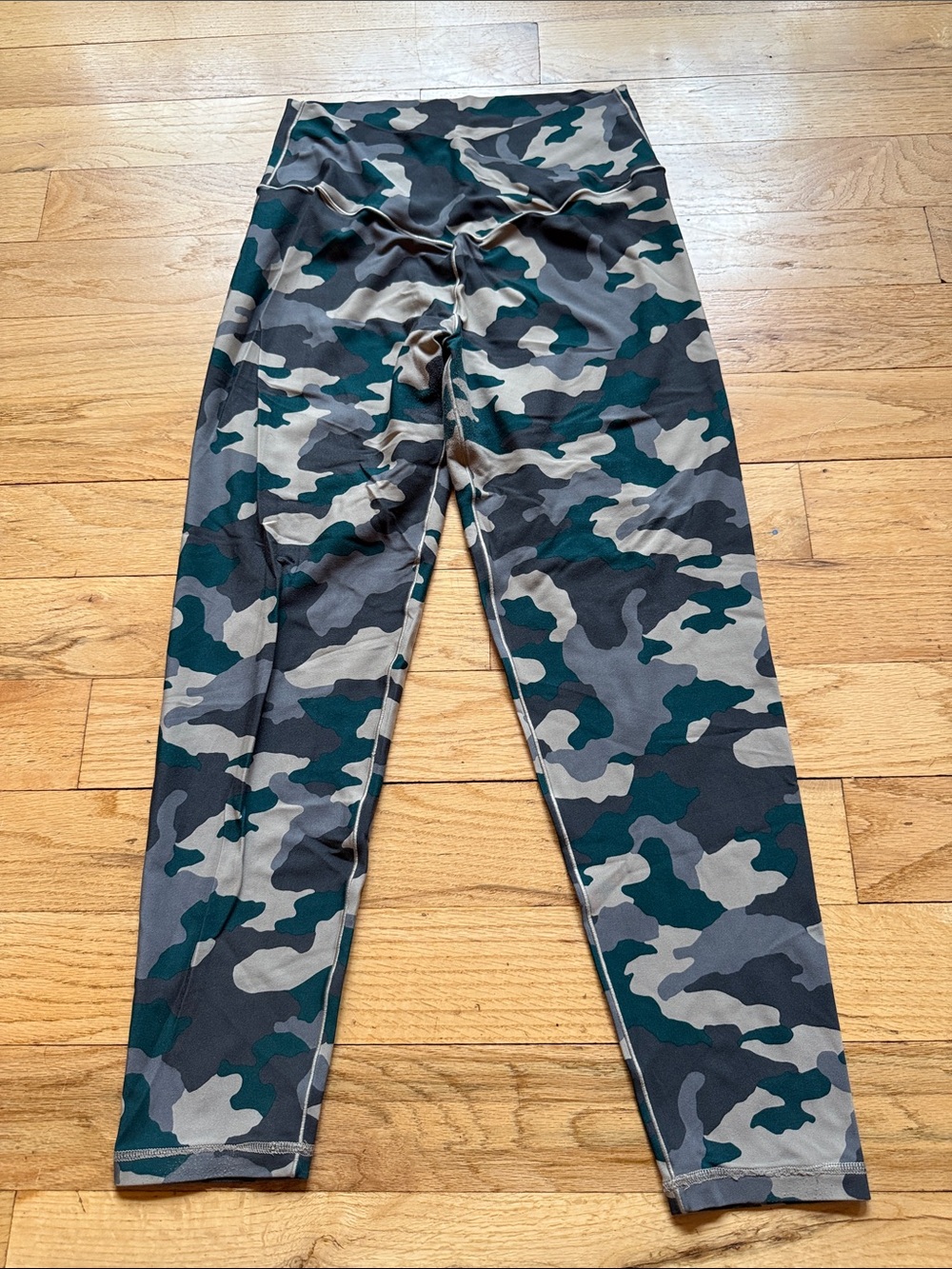 aerie Women's Camo High-Rise Leggings in Green/Gray